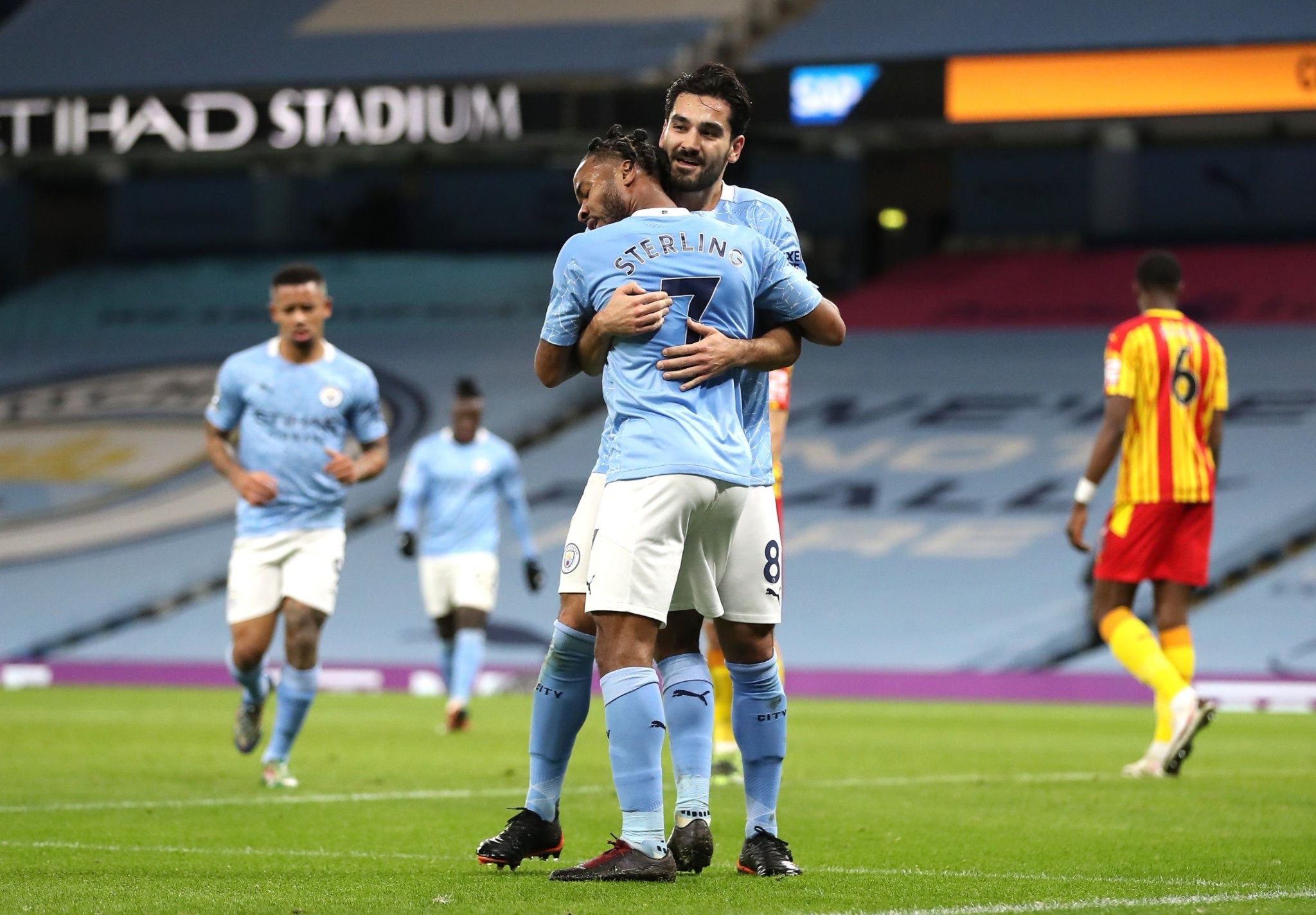 员因为表现 员因为表现